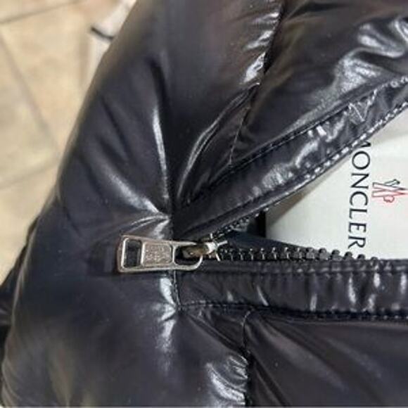 Moncler men's maya down Black Puffer Jacket size 4. NWT - Picture 13 of 16